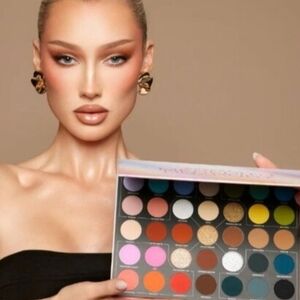 NIB Morphe x Meredith Duxbury 35 SHADOW Palette